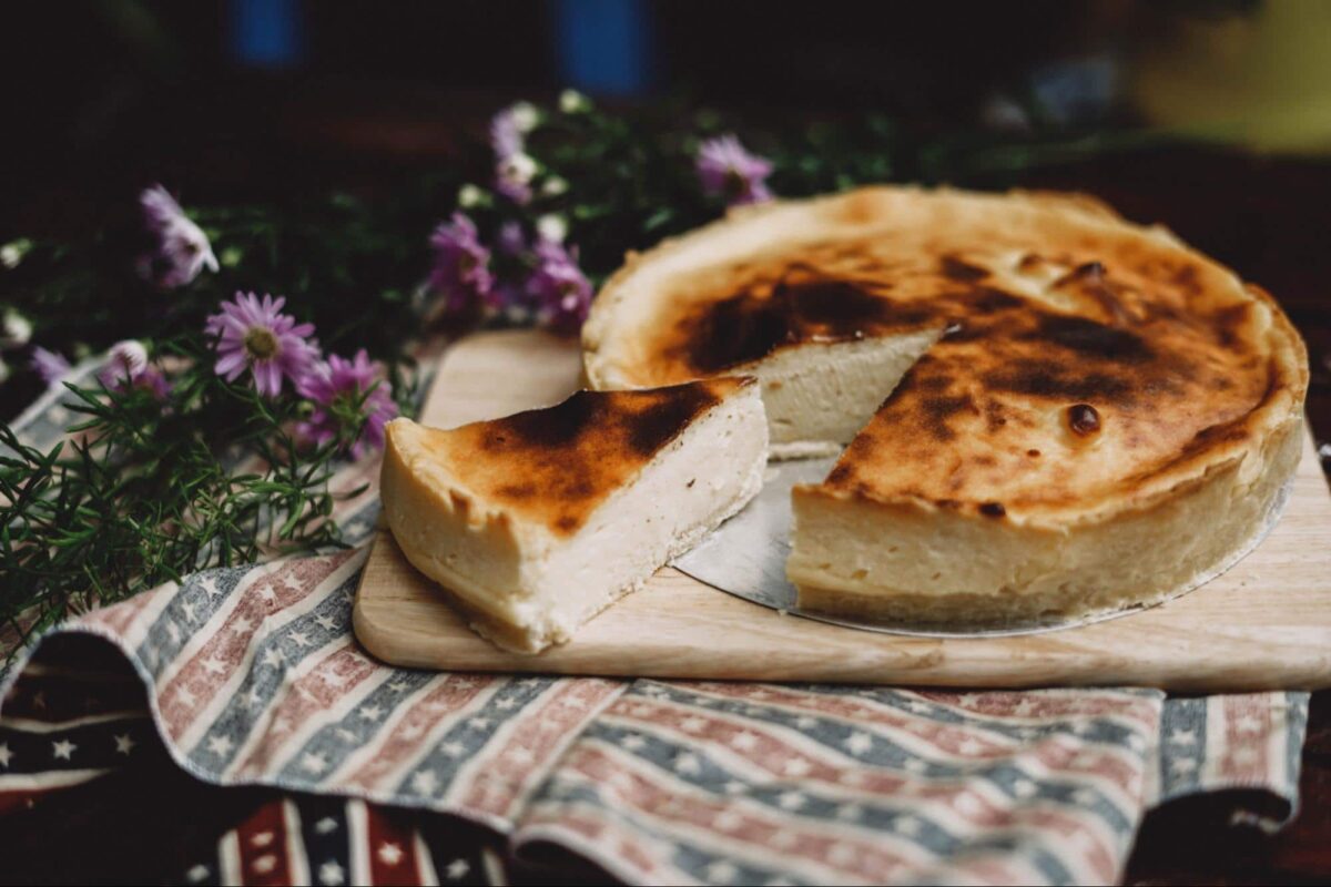 Sweet low-calorie dessert: low-Kasperque cheesecake